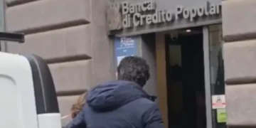 Auto come ariete a Caserta, sfondano porta banca ma non trovano nulla in cassa