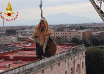 Reggia di Caserta, è scesa la befana regalando sorrisi e doni a tutti i bambini