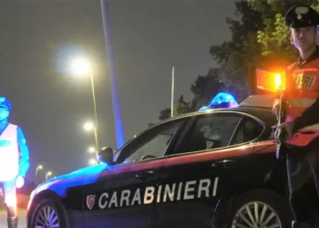 posto di blocco notturno dei carabinieri