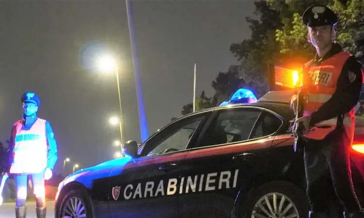 posto di blocco notturno dei carabinieri