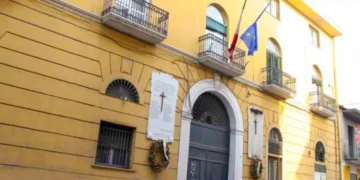 San Cipriano d’Aversa, differenziata: sacchetti non conformi non ritirati, multe per trasgressori