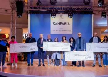 Centro Commerciale Campania, donati 8mila euro in beneficenza