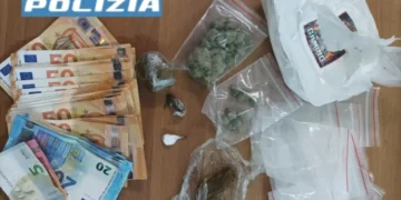 Caserta: due giovani fermati con la droga in auto, arrestati