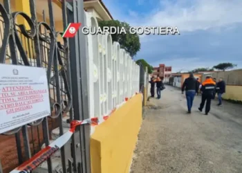 Castel Volturno: sequestrati 25 immobili realizzati abusivamente in riva al mare