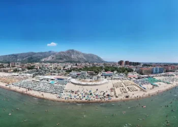 Le concessioni balneari restano un argomento tabù per Mondragone