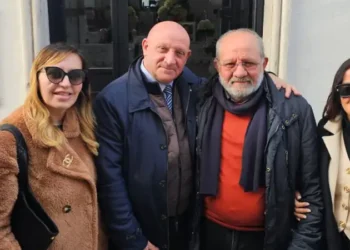 Nicolò Mannino in visita alla tomba di don Peppe Diana