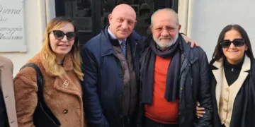 Nicolò Mannino in visita alla tomba di don Peppe Diana