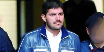 Gestiva il clan Lo Russo dal carcere via WhatsApp, ordinanza per l’ergastolano Pecorelli