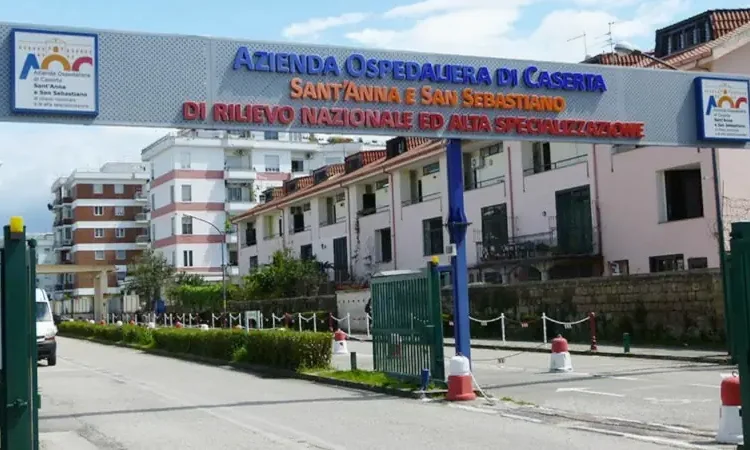 ingresso principale dell'ospedale di Caserta