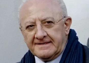 Sanità, il governatore De Luca: “Campania prima per investimenti, presto Policlinico Caserta”