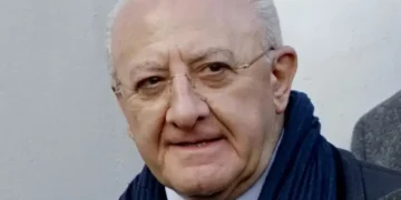 Sanità, il governatore De Luca: “Campania prima per investimenti, presto Policlinico Caserta”