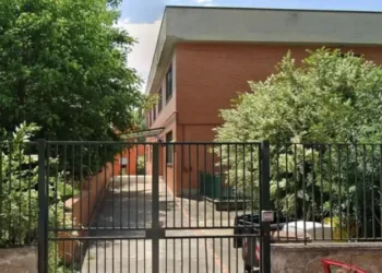 Caserta: riscaldamenti non funzionanti, al Don Milani bimbi in aula con stufette
