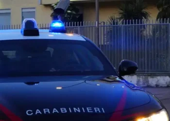 Violenza familiare a Caserta: maltratta e tenta estorsione alla madre, arrestata 42enne pregiudicata