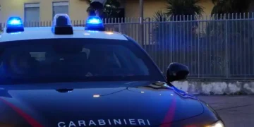 Violenza familiare a Caserta: maltratta e tenta estorsione alla madre, arrestata 42enne pregiudicata