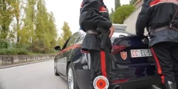 Sant’Arpino: scappa dal supermercato con 300 euro di generi alimentari, denunciata 19enne