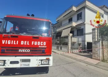 Fuga di gas, tre feriti a Marcianise per una esplosione in un appartamento