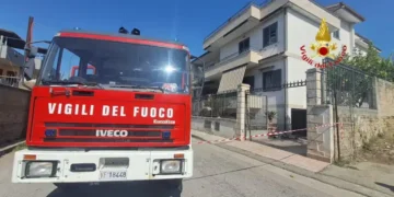 Fuga di gas, tre feriti a Marcianise per una esplosione in un appartamento