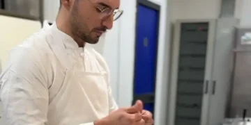 Francesco Faicchio porta la pasticceria contemporanea a Pomigliano d’Arco con “Crema”