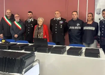Alife maxi-furto PC a scuola