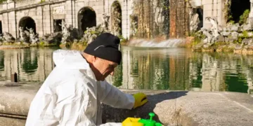 Saggi dei restauratori sulla Via d'Acqua 3