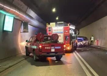 incidente-mortale-galleria-reggia-caserta-fiat-500x
