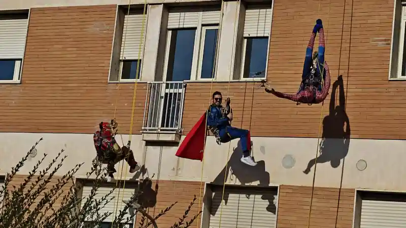 supereroi ospedale caserta