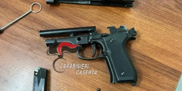 Segnalazione alla centrale operativa, i carabinieri arrestano uomo armato in un bar di Casal di Principe