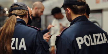 Maddaloni, blitz antidroga della Polizia: sette arresti per organizzazione di spaccio tra crack e cocaina